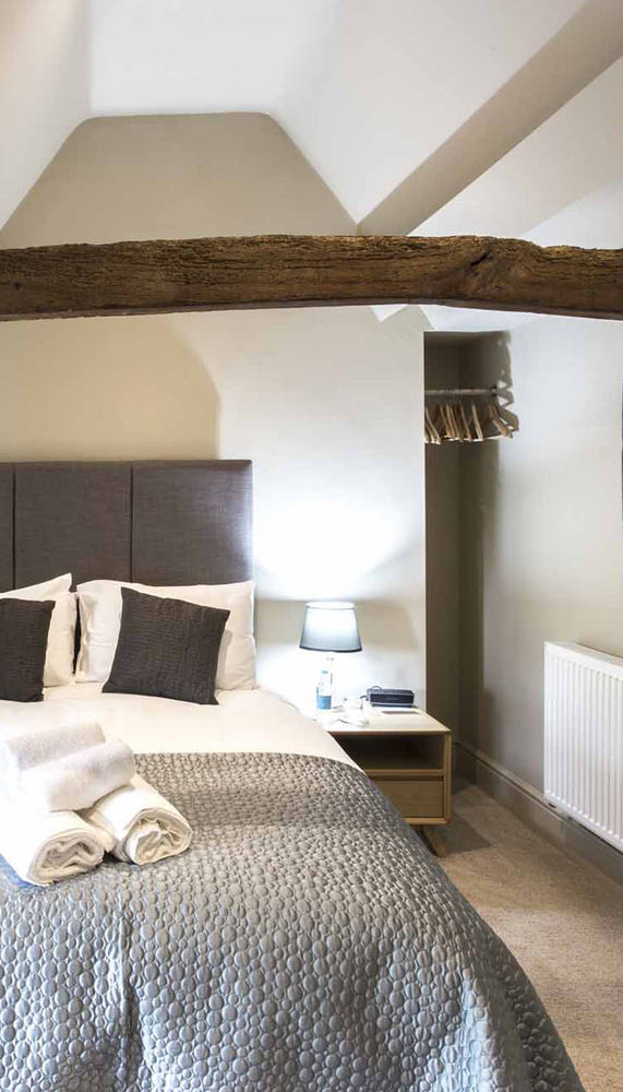 The Bell Inn Stroud  Dış mekan fotoğraf